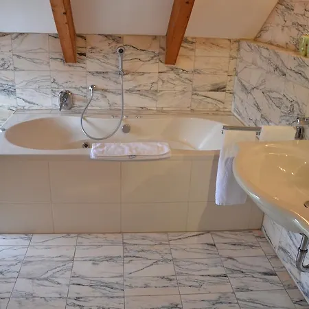 호텔 Garni Reulein 3*